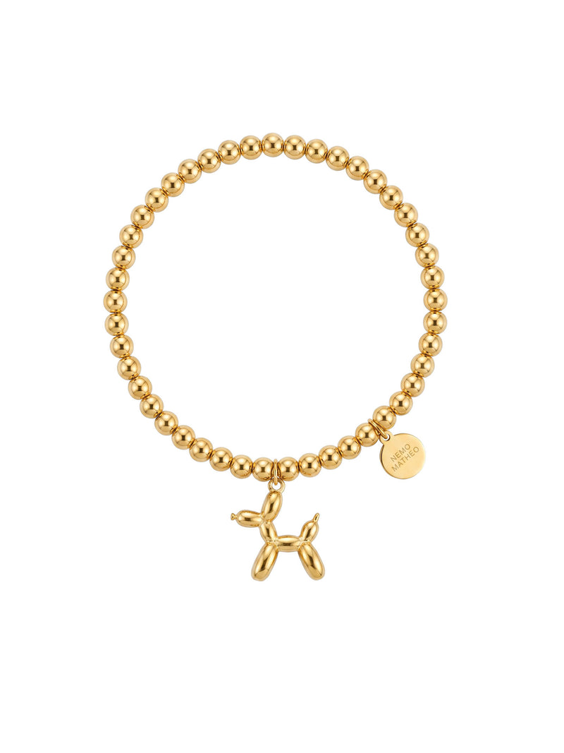 Armband Glückshund – Ballonhund Perlenarmband mit Good-Luck-Plättchen, 18K vergoldet – weißer Hintergrund