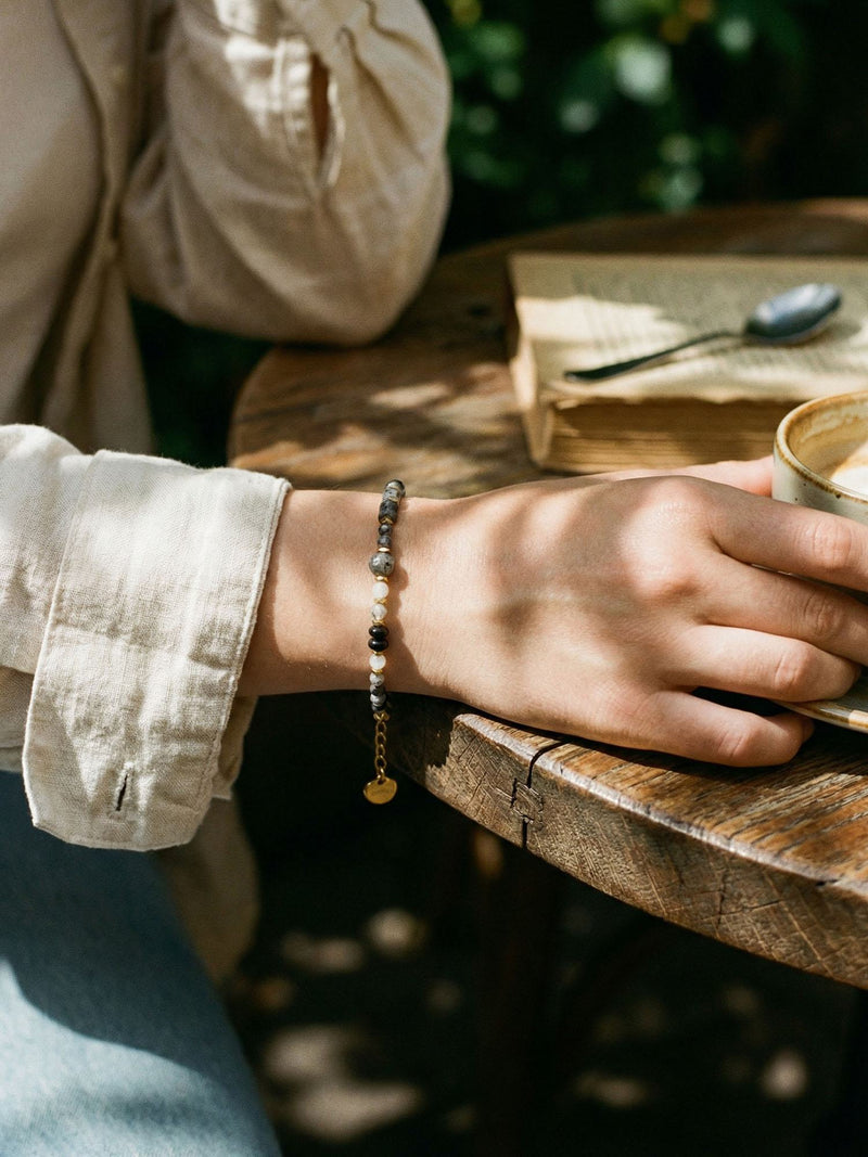 Armband Nordlicht - Labradorit und Akzente Detailaufnahme