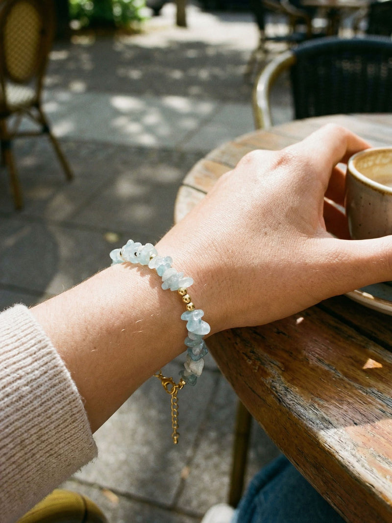 Armband Wellen - Aquamarin-Chips Lifestyle-Aufnahme
