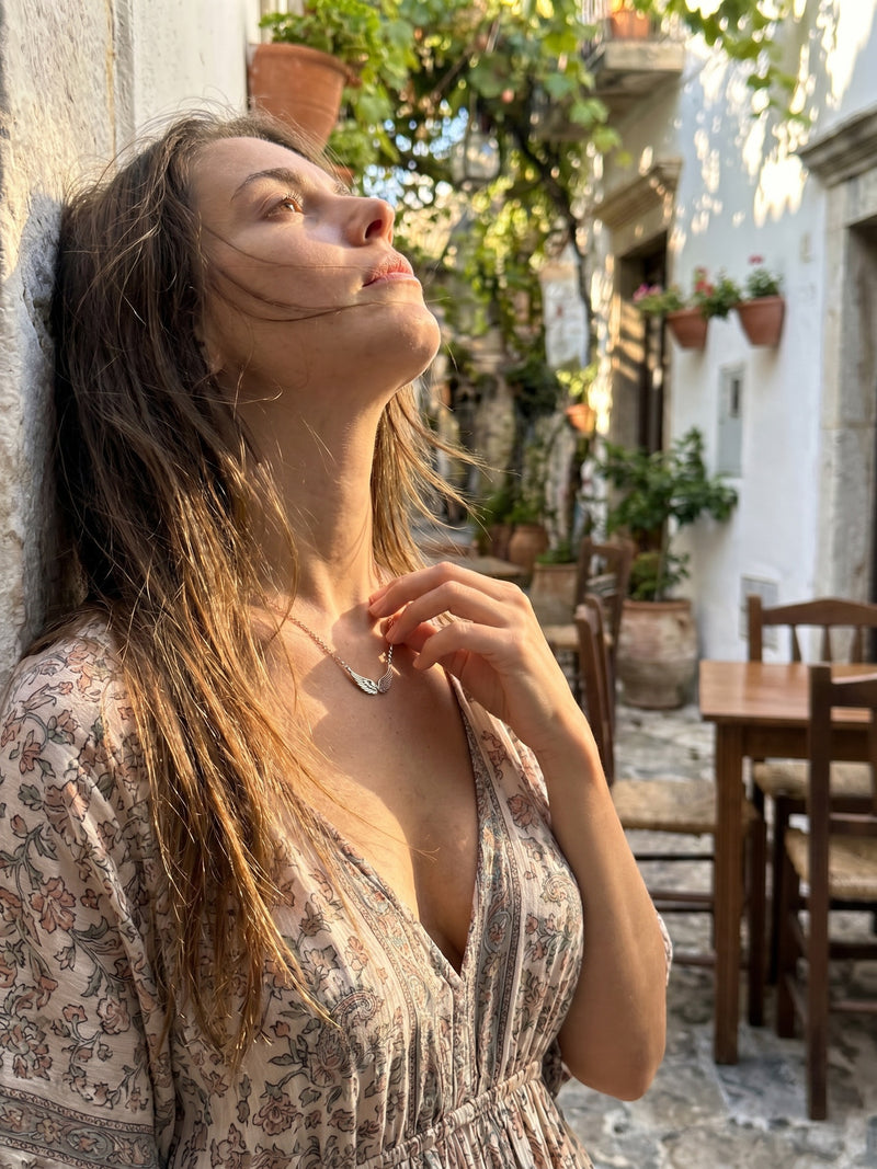 Kette Dackel Love – Dackel Halskette, silberfarben – Lifestyle-Aufnahme
