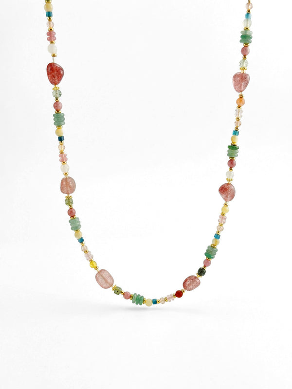 Kette Erdbeerquarz Aventurin – Produktbild auf weissem Hintergrund, Naturstein Halskette, Boho Schmuck
