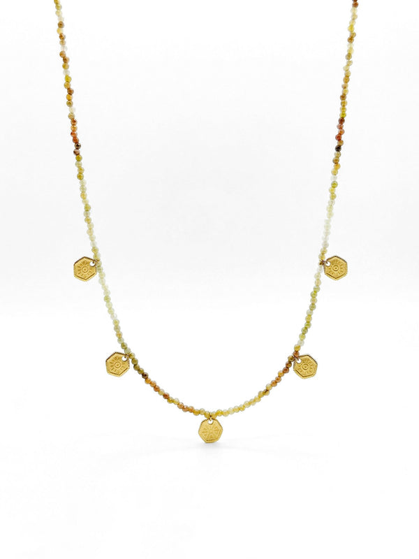 Kette Farbverlauf Fein – Produktbild auf weissem Hintergrund, Naturstein Halskette, Boho Schmuck