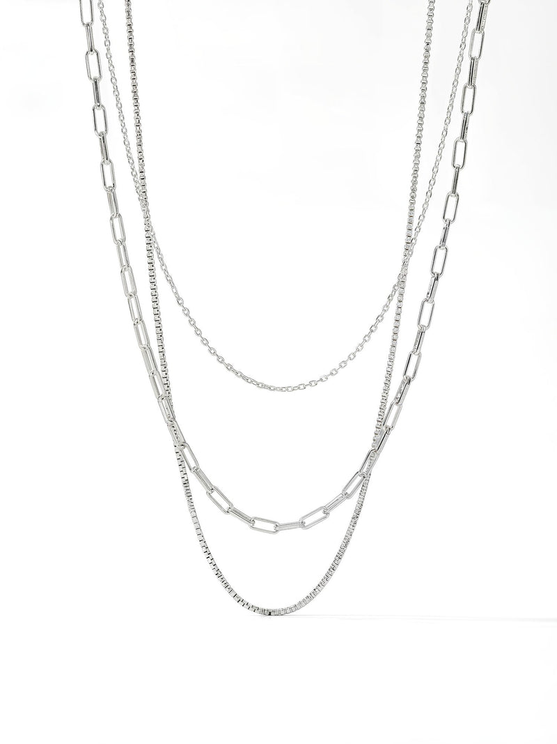 Kette Herringbone Kette Silber Produktbild auf weissem Hintergrund – Edelstahl
