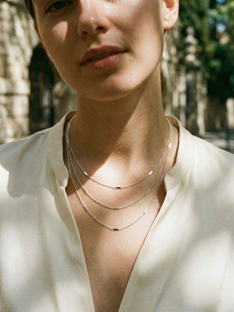 Kette Paperclip Kette Silber Lifestyle-Foto im Alltag – Edelstahl