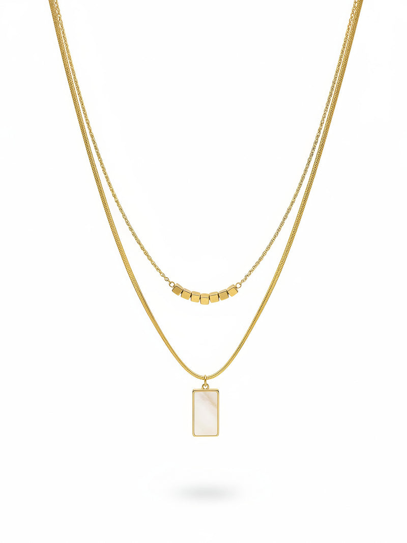 Kette Urban Mirror Gold mit Perlmutt – zweireihige 18K vergoldete Halskette mit Goldwürfeln und rechteckigem Perlmutt-Anhänger