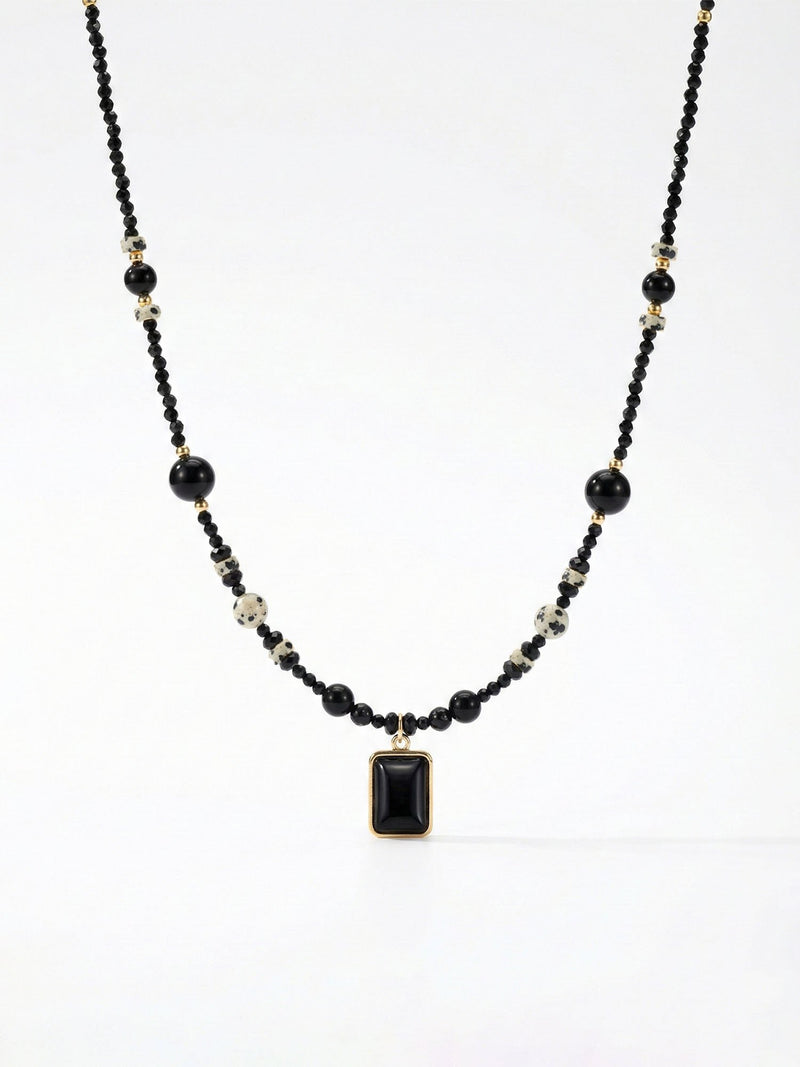 Onyx Dalmatiner Anhaenger Kette 01 – auf weissem Hintergrund