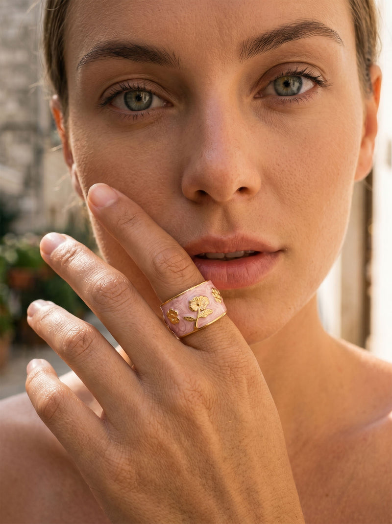 Ring Émaille Floral – Blüten-Émaille Rosé – Nahaufnahme