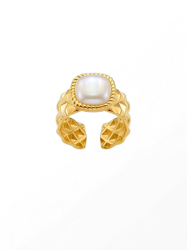 Royal Cushion Statement-Ring Gold Produktbild auf weissem Hintergrund