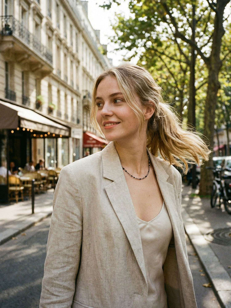Kette Schwarzer Onyx Fein – von Model getragen, Boho Halskette Styling im Alltag