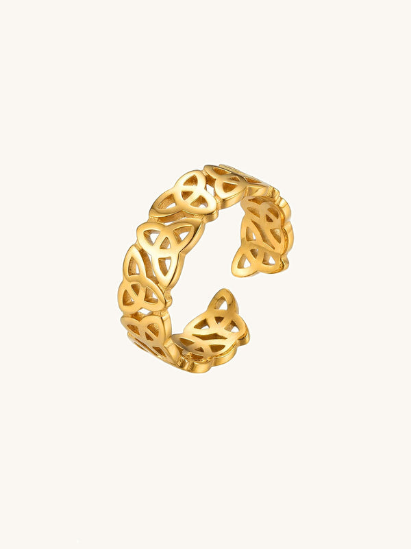 Sacred Knot Keltischer Ring Gold Produktbild auf weissem Hintergrund