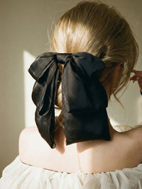Grande Schleife - Oversized Satin-Haarklammer