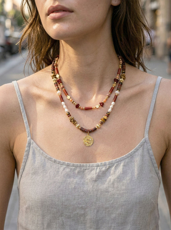 Fire Ritual – Steinperlenkette mit Medaillon
