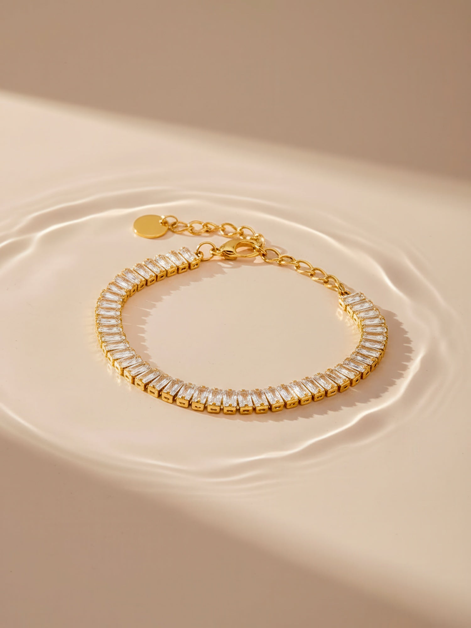 Light Play Bracelet – Gold &amp; Crystal