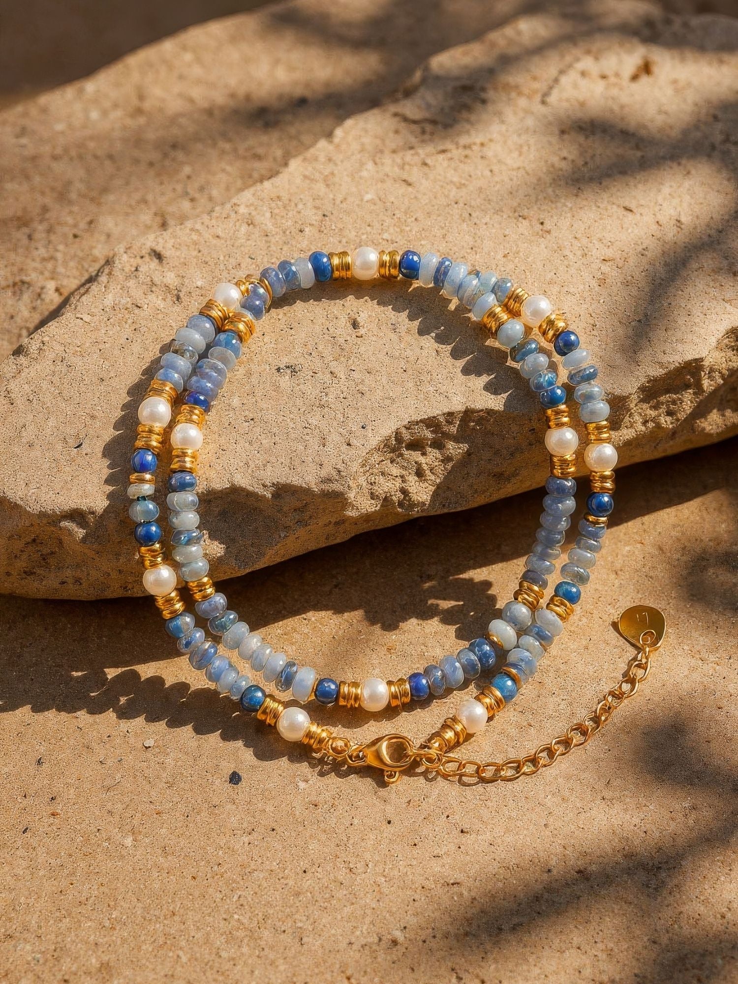Ocean Night – Statement necklace with natural stones in blue
