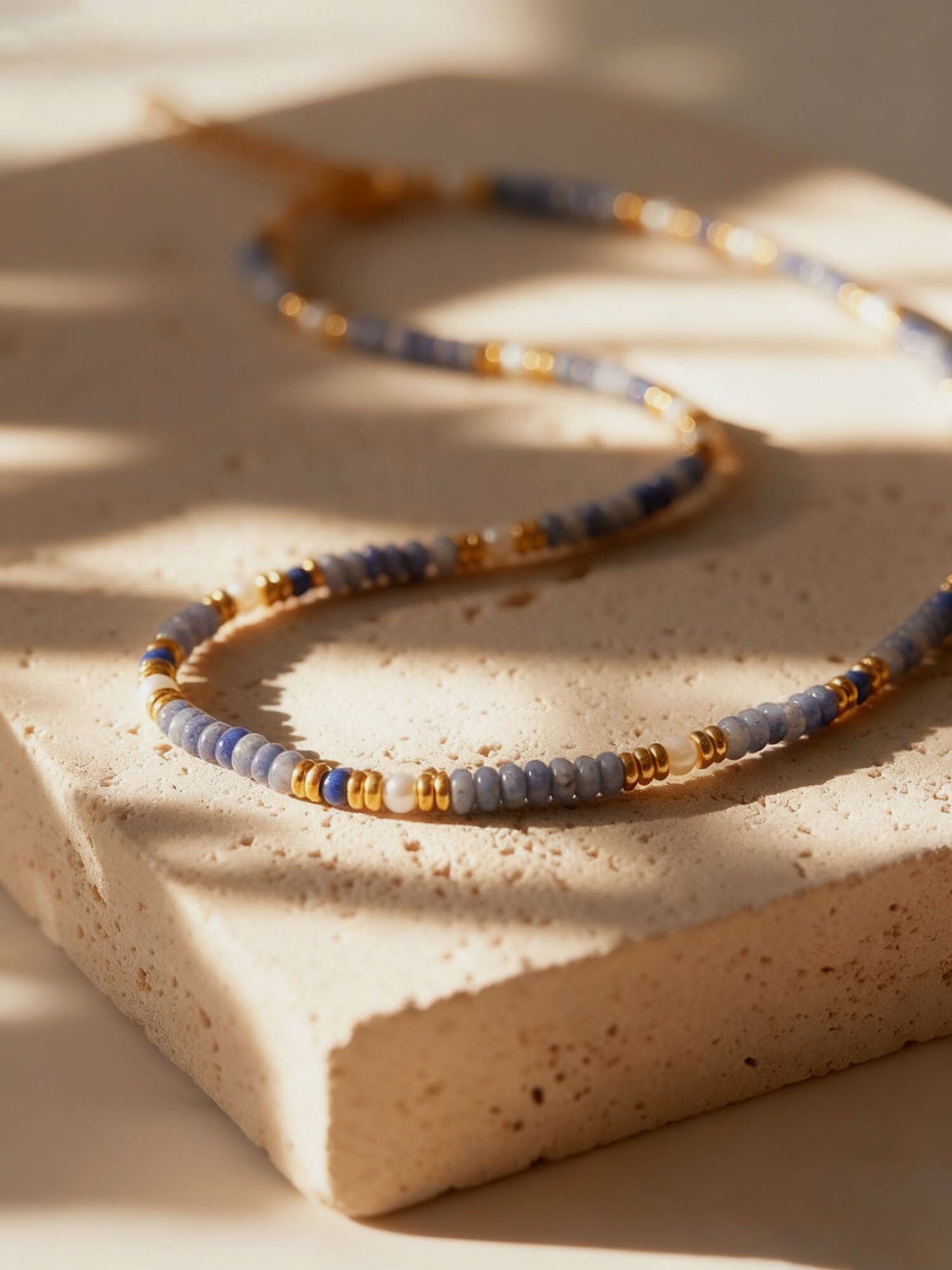 Ocean Night – Statement necklace with natural stones in blue
