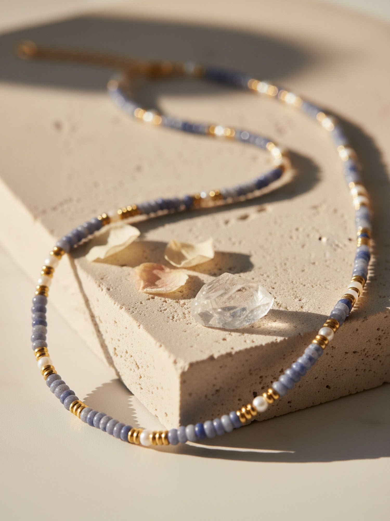 Ocean Night – Statement necklace with natural stones in blue