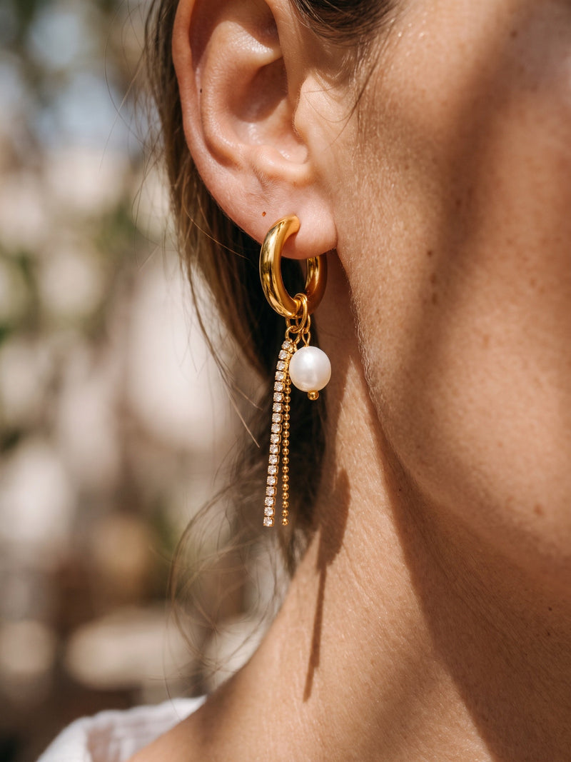 Stella & Perla – goldfarbene asymmetrische Ohrringe mit Stern- und Perlenmotiven – EH05, Ansicht 5
