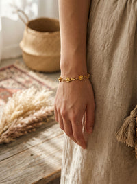 Armband Daisy Vine – Lifestyle-Foto