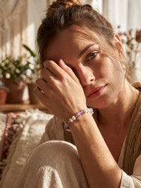 Armband Perlenmeer Amethyst – Lifestyle-Foto