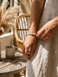 Armband Perlenmeer Apatit – Lifestyle-Foto