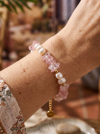 Armband Perlenmeer Erdbeerquarz – Nahaufnahme