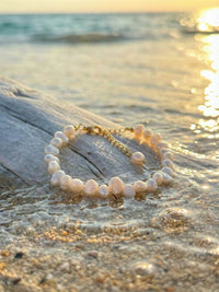 Süßwasserperlen Armband am Meer mit Treibholz - Pure Pearl Harmony Strand Schmuck Kollektion