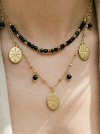 Kette Bohemia Night - Multi-Charm Detailaufnahme