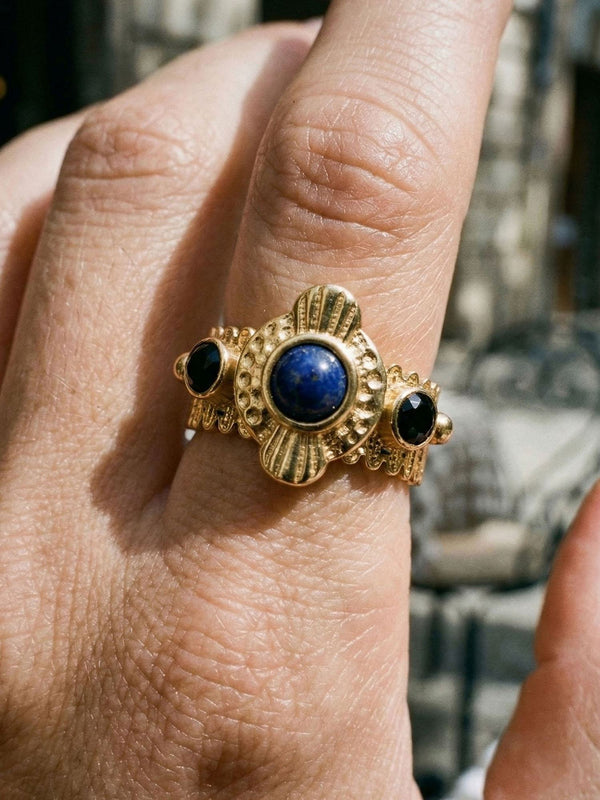 Byzantine Lapislazuli-Ring Gold Detail-Nahaufnahme