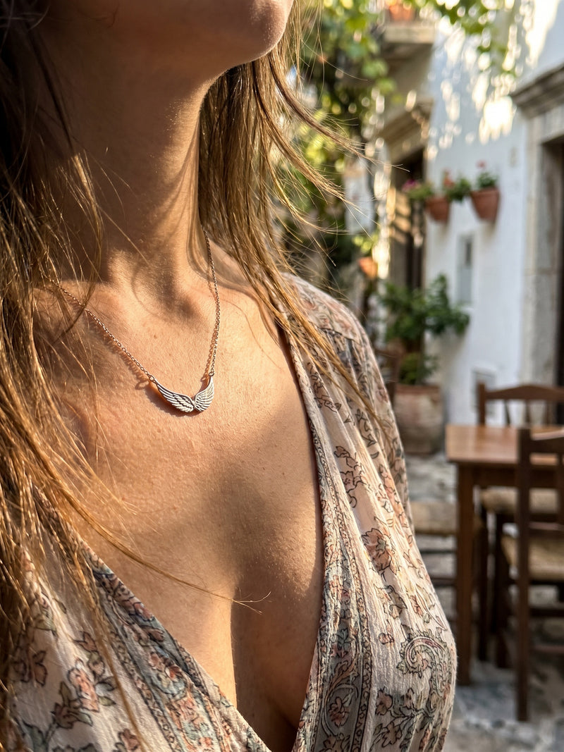 Kette Dackel Love – Dackel Halskette, silberfarben – Lifestyle-Aufnahme