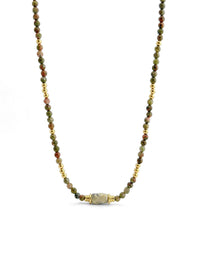 Kette Edelstein Charm – Produktbild auf weissem Hintergrund, Naturstein Halskette, Boho Schmuck