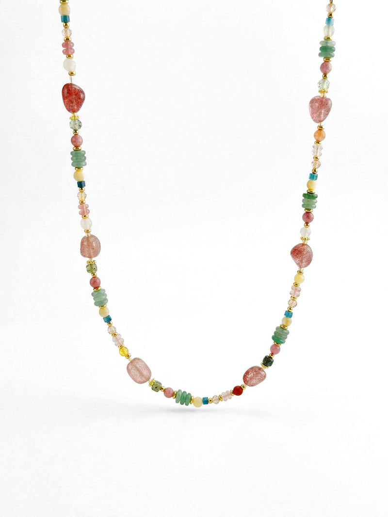 Kette Erdbeerquarz Aventurin – Produktbild auf weissem Hintergrund, Naturstein Halskette, Boho Schmuck