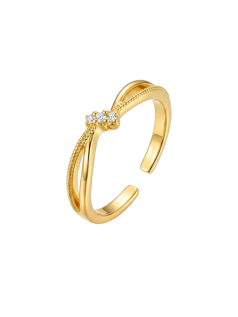 Goldenes Ring-Set Classico Einzelring-Detail Dreifach-Bandring auf weissem Hintergrund