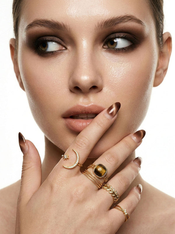 Goldenes Ring-Set Classico Set-Produktbild in geoeffneter Samt-Schmuckbox