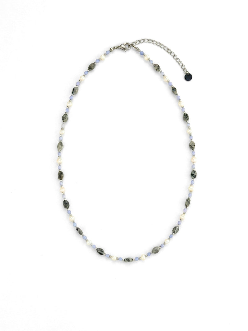 Kette Graublau Fein – Produktbild auf weissem Hintergrund, Naturstein Halskette, Boho Schmuck