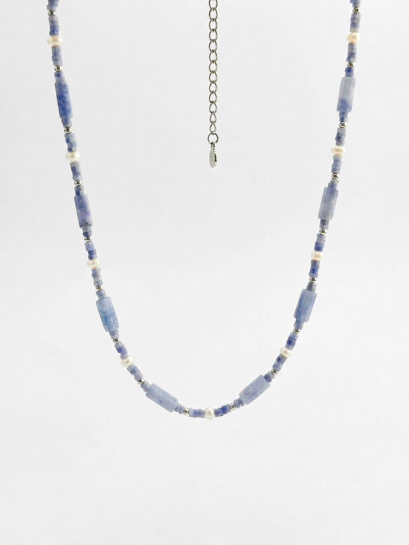Kette Hellblau Amethyst – Produktbild auf weissem Hintergrund, Naturstein Halskette, Boho Schmuck
