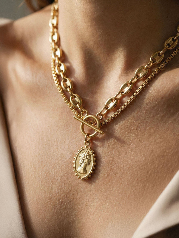 Kamee Layering Kette 02 – auf weissem Hintergrund