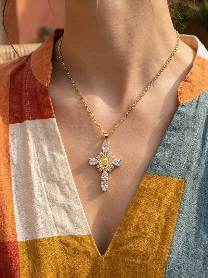 Kette Benedicta Drop – Lifestyle-Foto