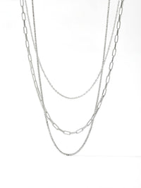 Kette Herringbone Kette Silber Produktbild auf weissem Hintergrund – Edelstahl