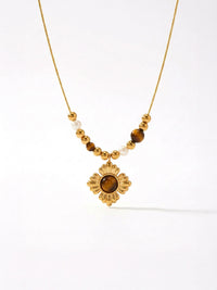 Nemomatheo Golden Sun Kette natuerliches Licht – handgefertigte Tigerauge-Halskette elegant getragen