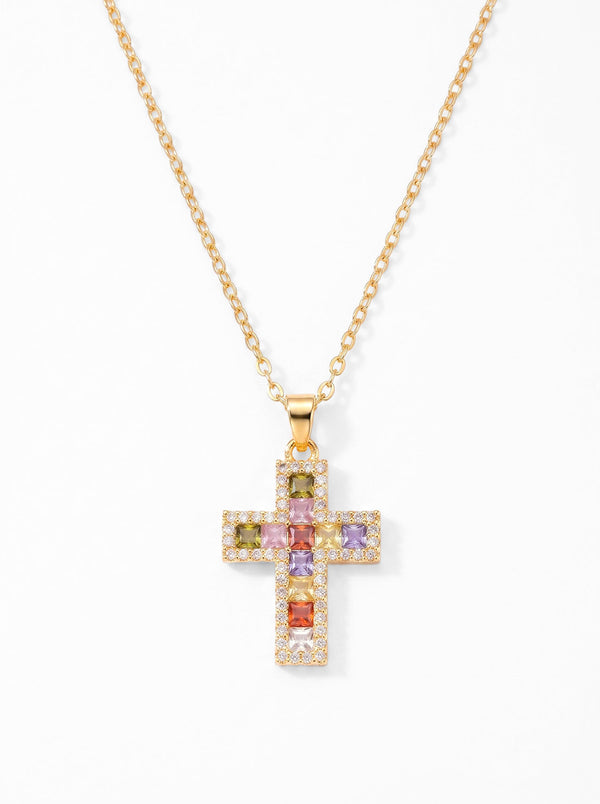 Kette Prisma Crux – Regenbogenkreuz der Gnade – Produktbild auf weißem Hintergrund