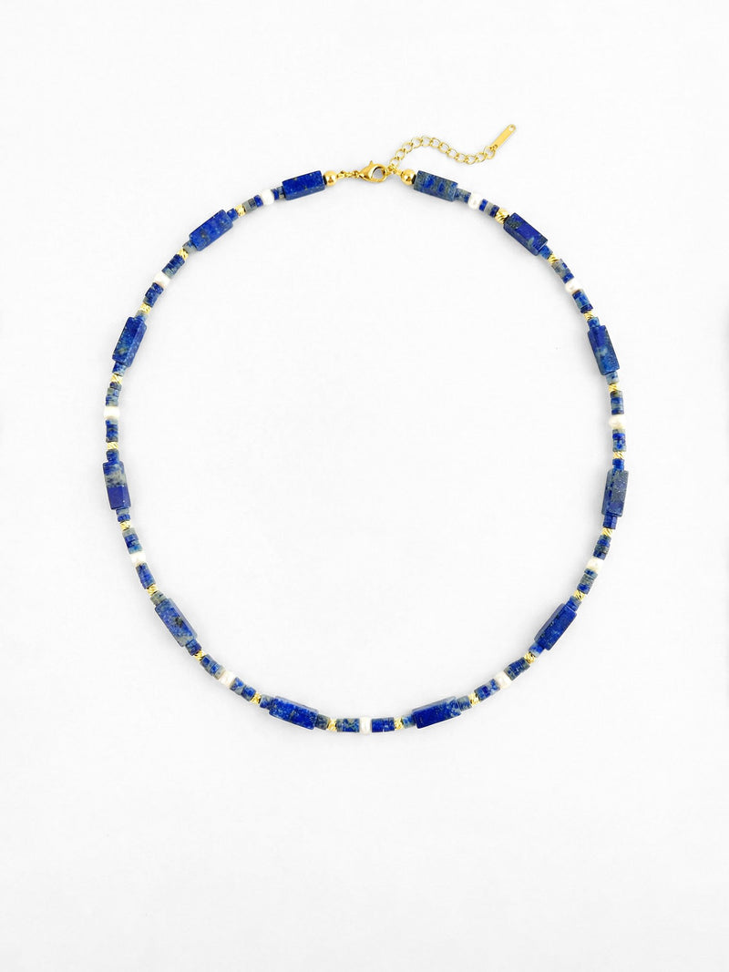 Kette Lapislazuli Blau – Produktbild auf weissem Hintergrund, Naturstein Halskette, Boho Schmuck