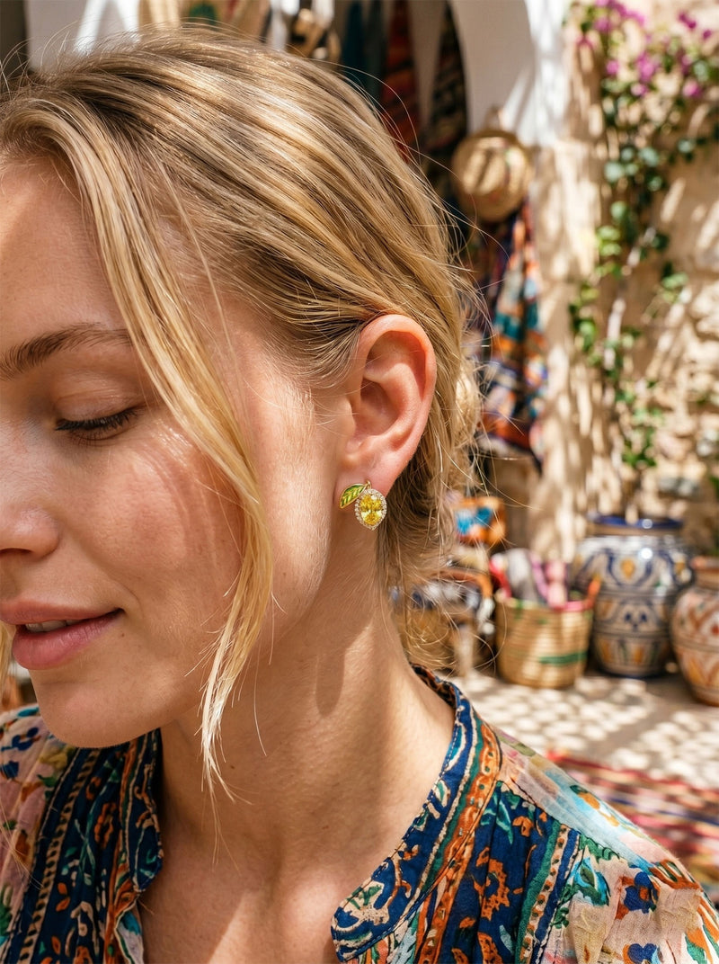 Limonella – Asymmetrische Zitronen Ohrringe mit Citrin – Lifestyle 4