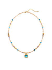 Marea Blu – Boho Steinkette mit Blau-Cabochon Anhänger – Lifestyle 3