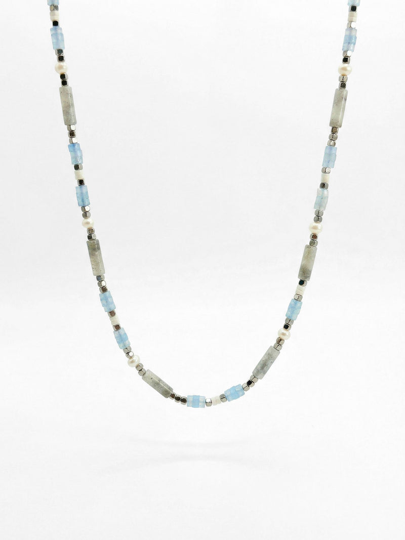 Kette Naturstein Schlicht – Produktbild auf weissem Hintergrund, Naturstein Halskette, Boho Schmuck