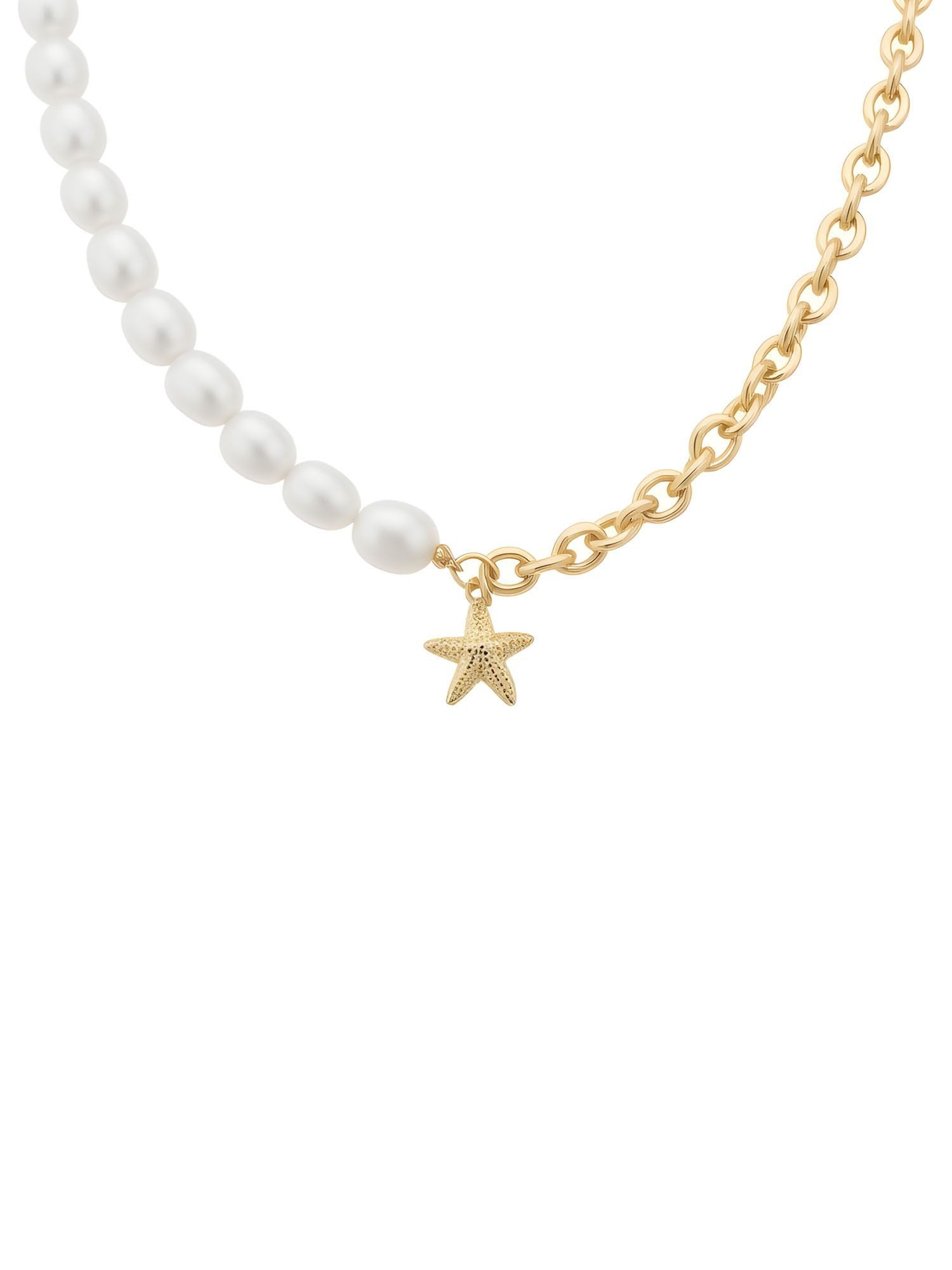 Ocean Kiss Perlenkette Produktfoto – Süßwasserperlenkette mit goldenem Seestern-Anhänger auf weißem Hintergrund