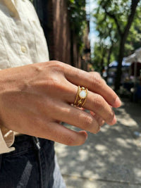 Ocean Twist Ring Lifestyle getragen in der Stadt laessiger Boho Look Nemomatheo