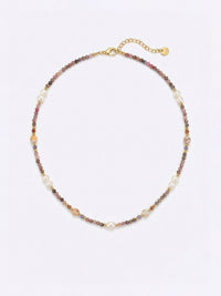 Onyx Weiss Kette 05 – auf weissem Hintergrund
