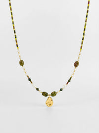 Kette Perlen Naturstein Anhaenger – Produktbild auf weissem Hintergrund, Naturstein Halskette, Boho Schmuck