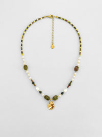 Kette Perlen Naturstein Anhaenger – Produktbild auf weissem Hintergrund, Naturstein Halskette, Boho Schmuck