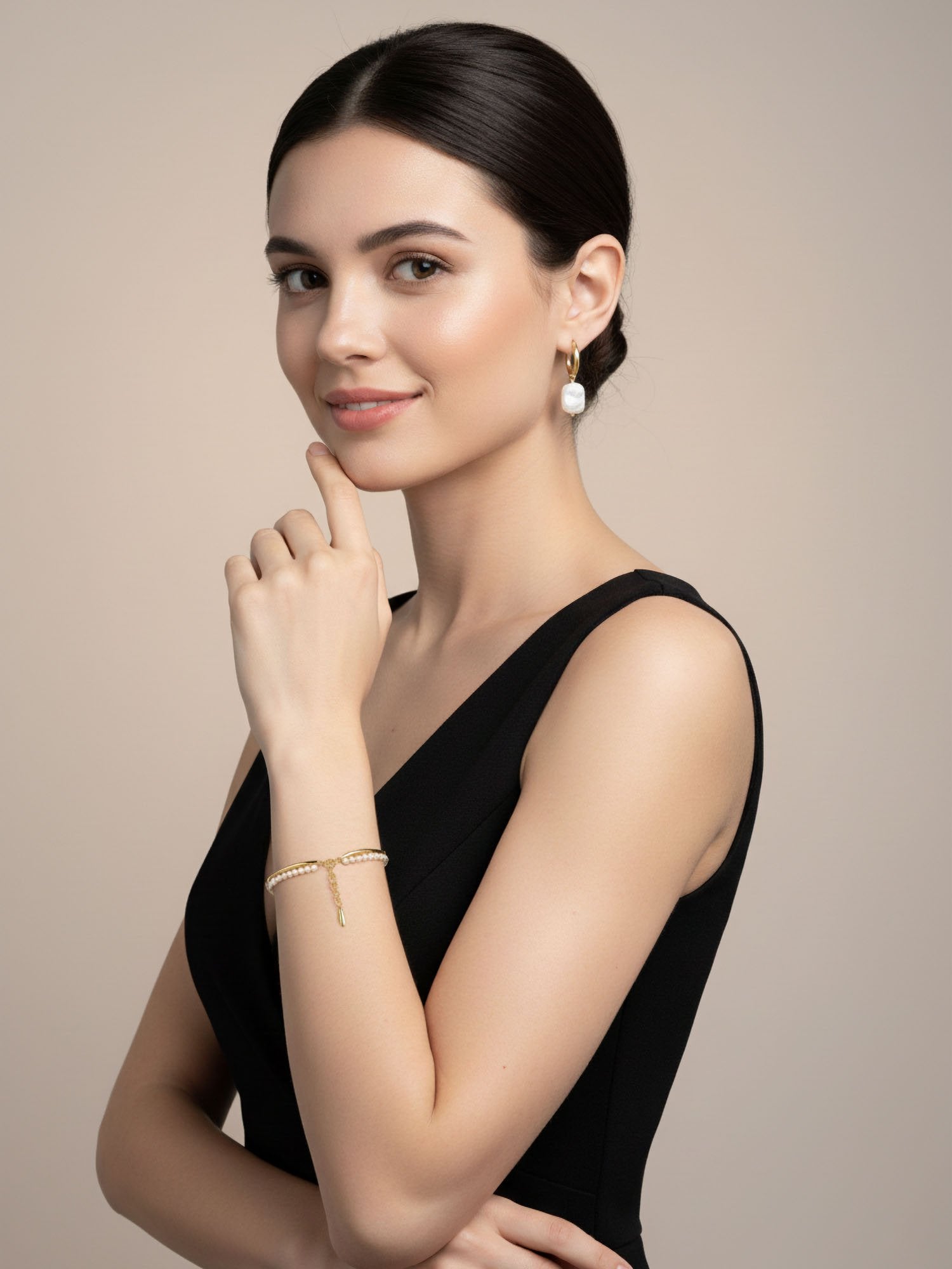 Elva Perlenarmband komplett – handgefertigtes weißes Perlenarmband in voller Länge